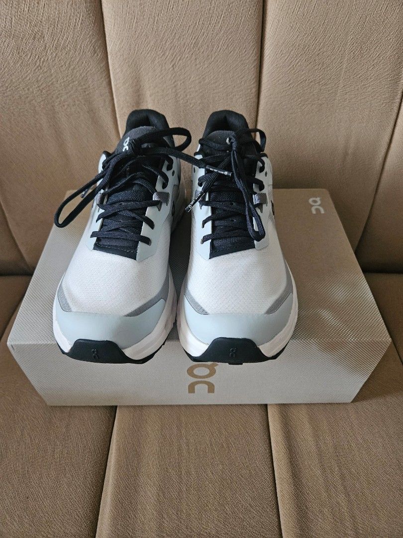 On Cloudvista 2 Running Shoes - White (Category: Sneakers) located in Manila. Submitted by allysa_trinkets (Listing ID 1415828568, Image 1). Description: - On Cloudvista 2 running shoes BELOW SRP!!! - Color: White with black accents - Size: 5.5W - Features textured soles - New and unused - Comes in original box.