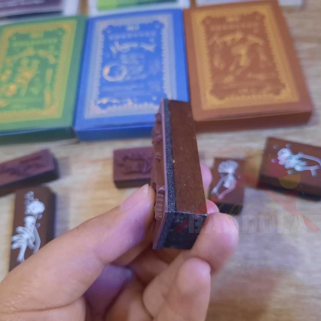Wooden Stamps 6pcs – FINGERTIP MAGIC set (Category: Craft Supplies & Tools) located in Caloocan City. Submitted by cherished_bits (Listing ID 1415873689, Image 3). Description: 🪵 Original Wooden Stamp / Seal Set A creative stamp set made from natural hemlock wood, perfect for journaling, scrapbooking, and DIY craft projects. Each box contains 6 wooden stamps in different sizes, neatly packed in a compact wooden-style case. 📦 What You’ll Receive