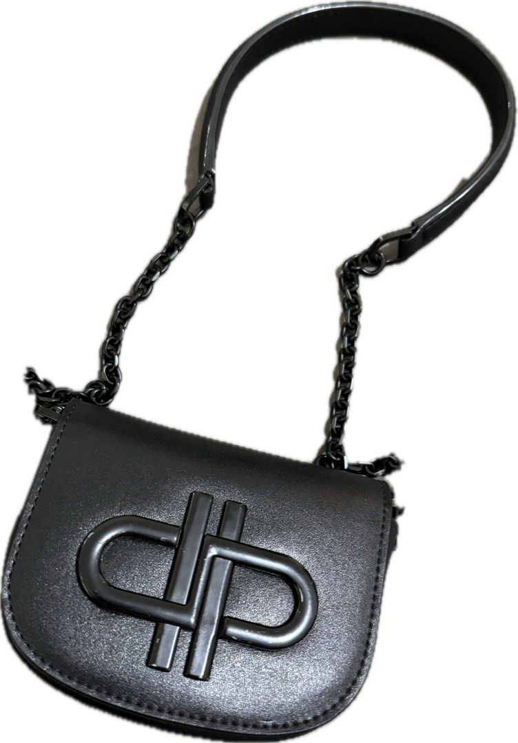 PEDRO Icon Leather Micro Sling Pouch (Category: Cross-body Bags) located in Quezon City. Submitted by mintconditionph (Listing ID 1415832198, Image 1). Description: Leather Has hairline scratches.