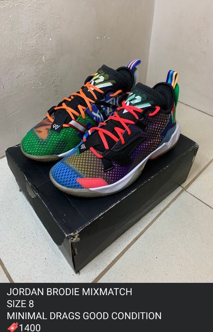 pili lang po (Category: Sneakers) located in Manila. Submitted by pusha____pss (Listing ID 1416000225, Image 3). Description: naka indicate napo sa pic details.