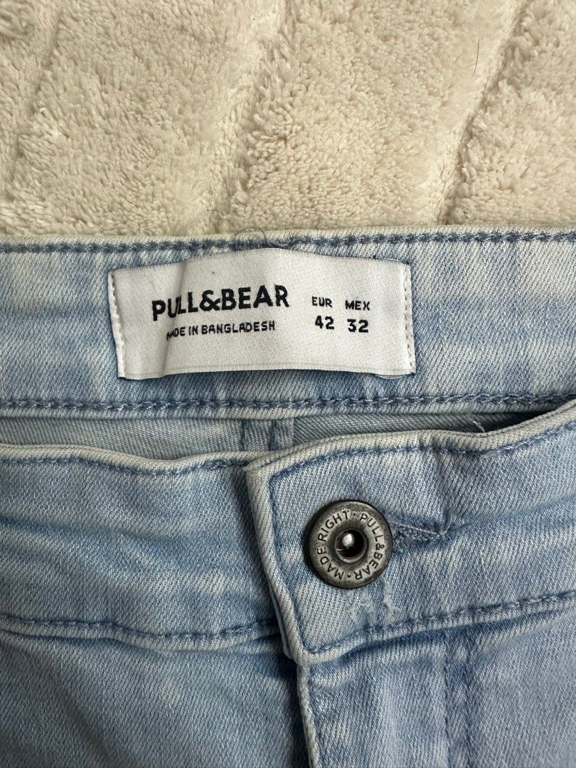 Pull&Bear Pants (Category: Jeans) located in Valenzuela. Submitted by jaidee3 (Listing ID 1415870684, Image 3). Description: For Sale Pull&Bear Pants Very good condition ₱600.