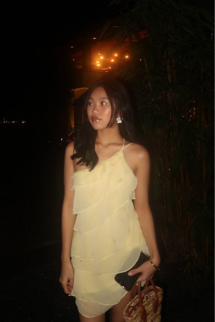 [RENT] Yellow Ruffle Dress (Category: Dresses) located in Makati City. Submitted by lovrr.valky (Listing ID 1416000656, Image 1). Description: [RENT] - P350 for 3 days! - need to extend? add 100 per day of extension :)) - ₱300 pesos security deposit will be refundable if item is returned without any damages. - SUCH A PRETTY DRESS! - size: xs-semi medium (best fits small) - for reference: 5’4, 32 bust, 25 waist - pick up & return must be made befo