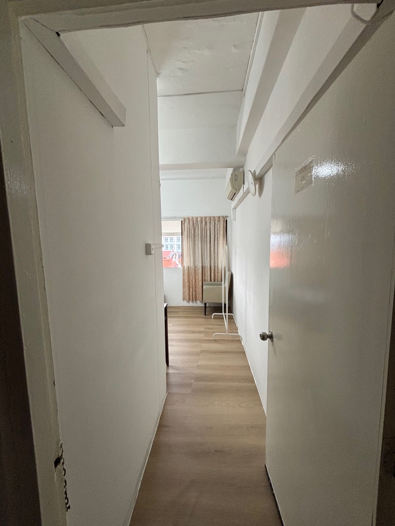 (Category: ) located in . Submitted by ideal_home_chewy (Listing ID 1373842371, Image 1). Description: .