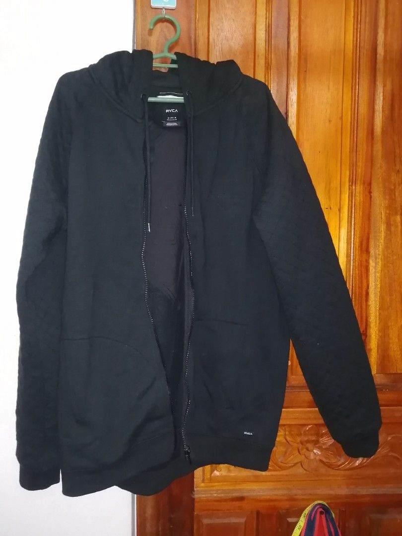 RVCA Black Quilted Hoodie Jacket (Category: Coats, Jackets and Outerwear) located in Quezon City. Submitted by iyz6666goods (Listing ID 1415951293, Image 1). Description: Rvca full zip hoodie Medium 22x28 .