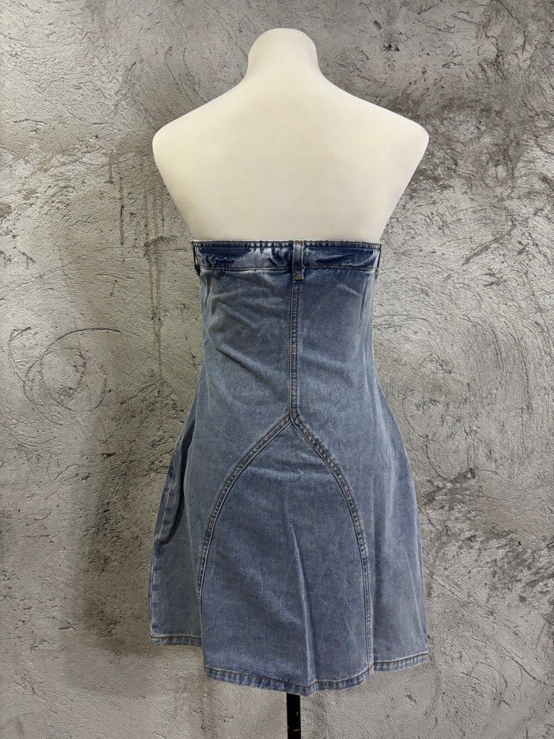 Shein denim dress (Category: Dresses) located in Quezon City. Submitted by ayebiii___ (Listing ID 1415831398, Image 2). Description: Small Bnew.