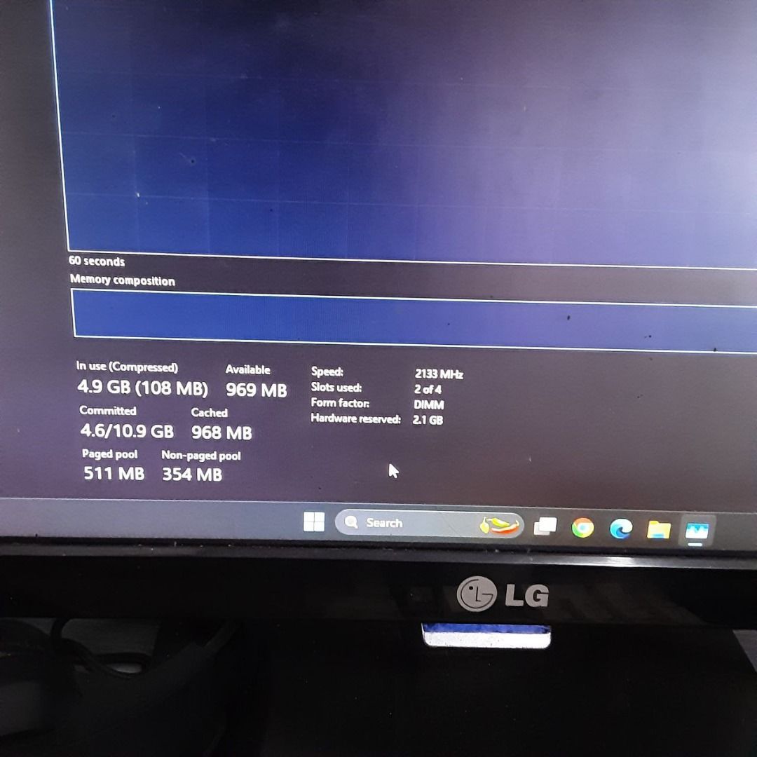SK Hynix DDR4 4gb ram stick (Category: Computer Parts) located in Caloocan City. Submitted by jianrightnow (Listing ID 1415939379, Image 3). Description: Holy Grail of rammageddon! -SK Hynix -4 gigabytes -DRR4 -DIMM form factor -2133MT Speed -800 pesos each stick -1500 pesos if bought as a pair (4gb x 2 ).