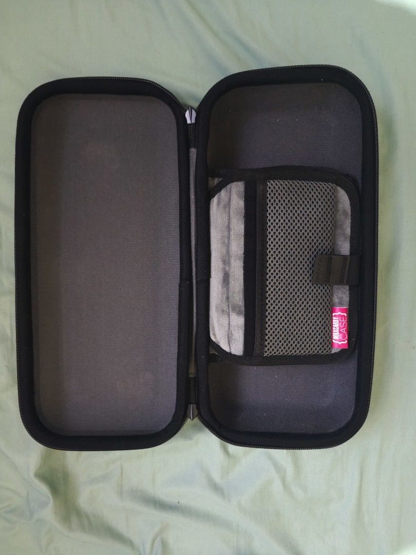 Skull & co case for switch, rog ally, steam deck (Category: Cases & Covers) located in Caloocan City. Submitted by clark_20 (Listing ID 1413696454, Image 3). Description: No issues.