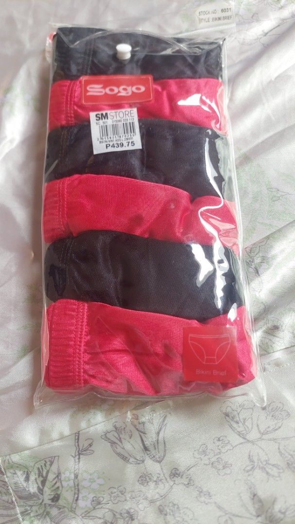 Sogo Underwear Set (Category: Undergarments & Loungewear) located in Paranaque City. Submitted by daddyu (Listing ID 1415888810, Image 1). Description: - Sogo underwear set - Colors: Black and Red - Material: Smooth, possibly satin-like - Brand new, sealed in original packaging.