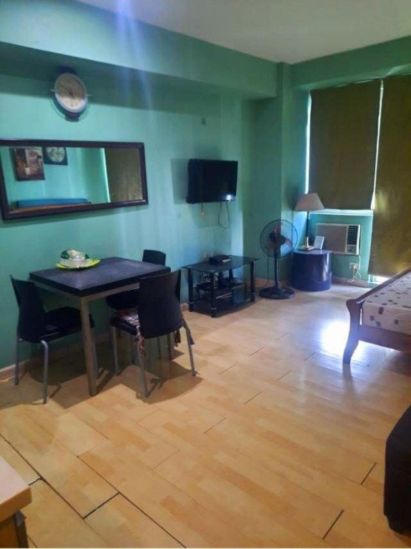 Soho Central Studio for Rent (Category: Apartments & Condos) located in Manila. Submitted by jase.ignacio (Listing ID 1415845861, Image 2). Description: Looking for a place in Ortigas or near BGC? ✨ Condo Unit for Rent – SOHO Central, Mandaluyong ✨ Prime location near Shangri-La, Greenfield District, SM Megamall, and the Ortigas CBD Pet-friendly community 🐾 Highly accessible — just steps away from the MRT Studio Unit | 30.71 sqm Fully furnished 