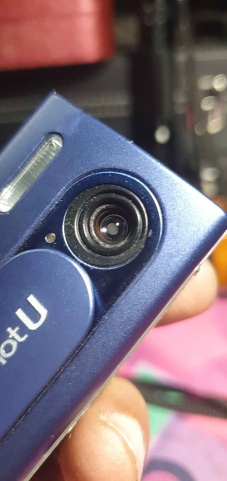Sony cybershot dsc u40 (Category: Cameras) located in Calamba. Submitted by brian4027 (Listing ID 1415938754, Image 1). Description: All working flash working clean lens English menu 1 stick pro duo Strap Camera Issue 1 small dent .