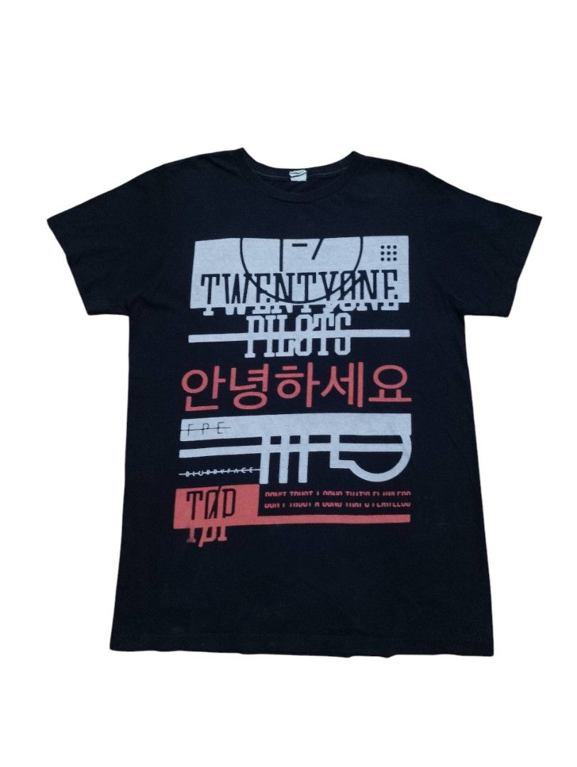TWENTY ONE PILOTS Black tee Size Medium (Category: Tshirts & Polo Shirts ) located in Maasin. Submitted by throwingreverse (Listing ID 1415862755, Image 1). Description: Size: Medium Dimes: L 28 W 19.5 Issue: None Color rate: 9.5/10 Location: Southern Leyte MOP: Gcash MOD: J&T Plus sf.