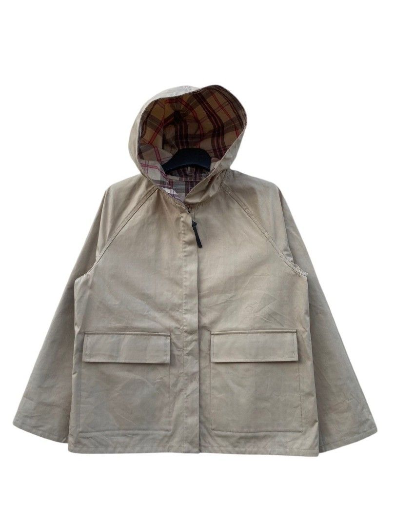 Uniqlo JWAnderson Reversible Jacket (Category: Coats, Jackets and Outerwear) located in Candon. Submitted by itssummer08 (Listing ID 1415983168, Image 1). Description: Like new Condition Rare Item!💯 Dimes L24 x W22.