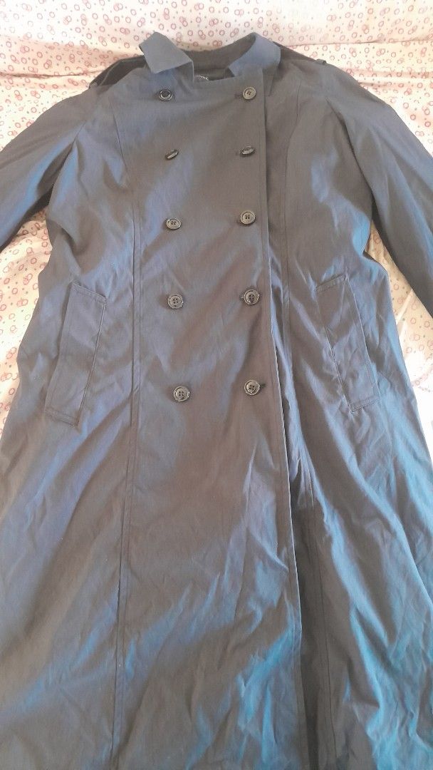 US Air Force All Weather Coat (With Removable Liner) (Category: Coats, Jackets and Outerwear) located in Pagudpud. Submitted by kali9 (Listing ID 1415905901, Image 1). Description: USAF Woman's All Weather Coat Fixed price. Length: 47.4 inch Width: 25.1 inch Shoulder: 18.6 inch Belts and buttons complete. Excellent condition..