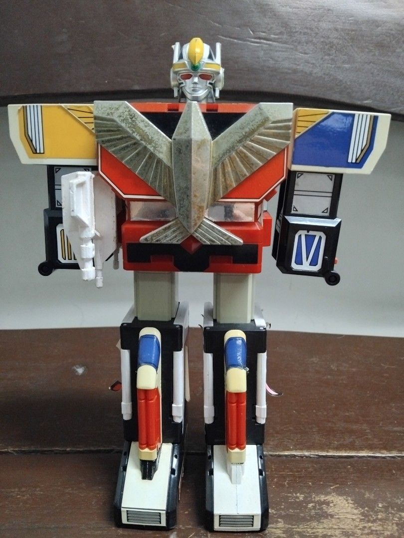 Vintage Jetman dx (Category: Action & Battle Toys) located in San Fernando. Submitted by imlikeabird (Listing ID 1416003761, Image 3). Description: missing 2 fists and sword shield. see photos above .