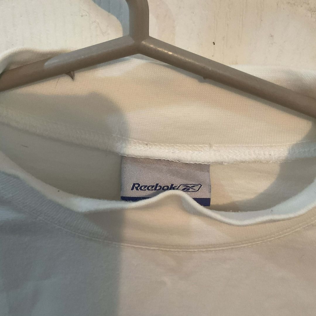 Vintage Reebok turtleneck thermal sweater (Category: Activewear) located in Calamba. Submitted by _.anjelis (Listing ID 1415931828, Image 3). Description: ready to wear issue: loose collar.