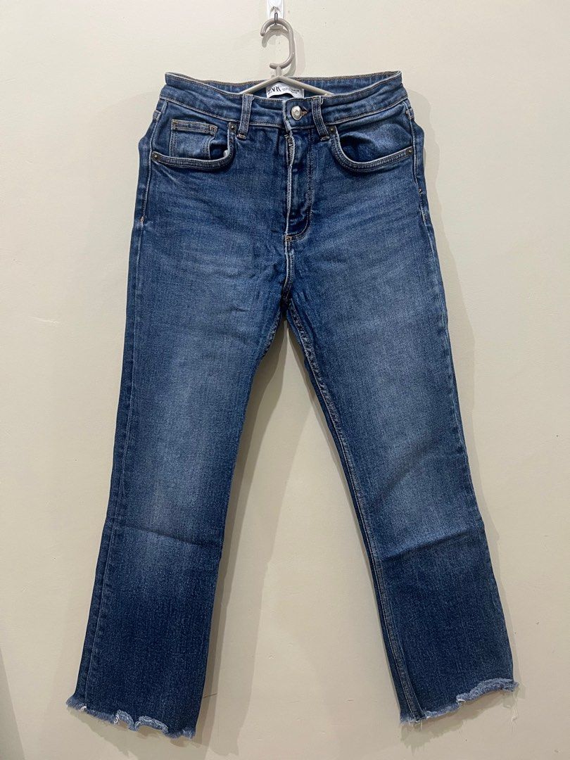 Zara Straight Cut Denim Jeans (Category: Jeans) located in Cagayan de Oro. Submitted by faiithxco (Listing ID 1415989221, Image 1). Description: - Zara denim jeans - Classic design - Straight leg cut with frayed hem - Medium wash - Suitable for everyday wear - 34in long.