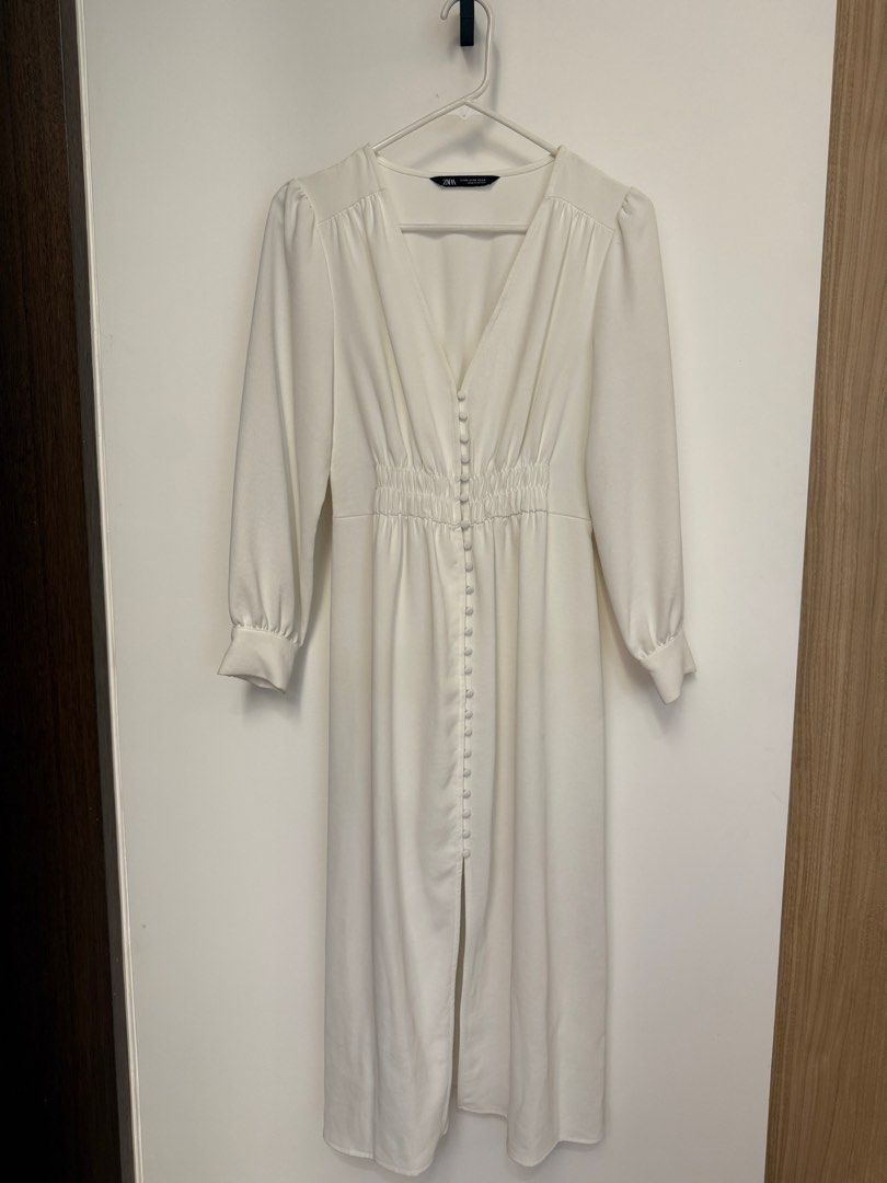 Zara White Midi Dress (Category: Dresses) located in Quezon City. Submitted by glc89 (Listing ID 1415842450, Image 1). Description: Used once Semi garterized waist.