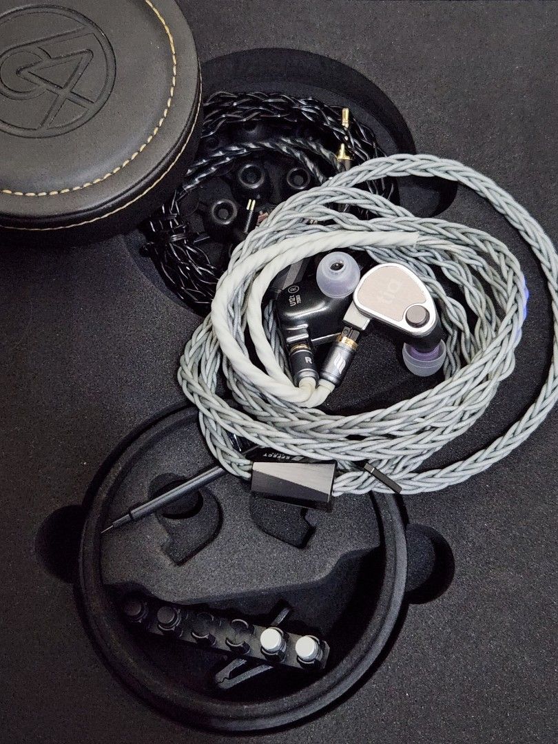 64 Audio U12t + Effect Audio Eros S ( 2pin 4.4mm)
