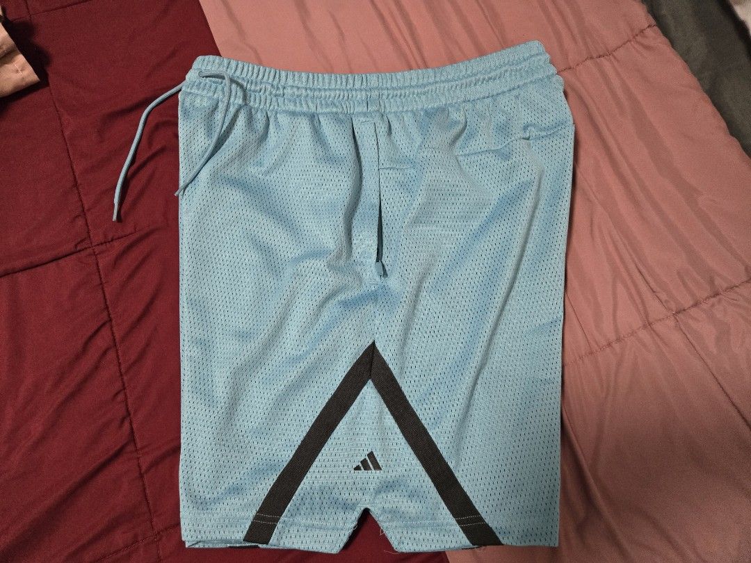 Adidas Select Summer Basketball Shorts XL (Category: Shorts) located in Quezon City. Submitted by bossjec (Listing ID 1416106954, Image 3). Description: For sale Adidas basketball MESH shorts pass as brandnew used once for malling never worn for basketball all size XL Take all for only 2k Mall Price is 2.5k each selling now for only 2k for 3 fiirm and final no last price - Mesh design for breathability - Elastic waistband with drawstring - Adidas