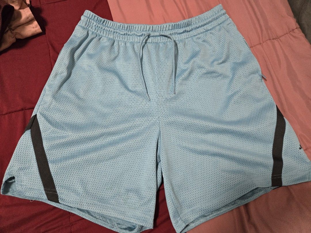 Adidas Select Summer Basketball Shorts XL (Category: Shorts) located in Quezon City. Submitted by bossjec (Listing ID 1416106954, Image 2). Description: For sale Adidas basketball MESH shorts pass as brandnew used once for malling never worn for basketball all size XL Take all for only 2k Mall Price is 2.5k each selling now for only 2k for 3 fiirm and final no last price - Mesh design for breathability - Elastic waistband with drawstring - Adidas