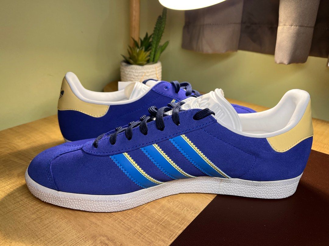 Adidas Gazelle - Womens (Category: Sneakers) located in Marikina City. Submitted by declutter_pro (Listing ID 1416153440, Image 2). Description: Size: US 9/ UK 7 ½ / FR 41 ½ / JP 260 / CHN 255 No box! Original, brand new. Slip into iconic ‘90s style and all-day comfort with these adidas Gazelle shoes. Whether exploring the city streets or kicking back on the weekends, this reissue of the 1991 original provides a timeless, laid-back look. The sued