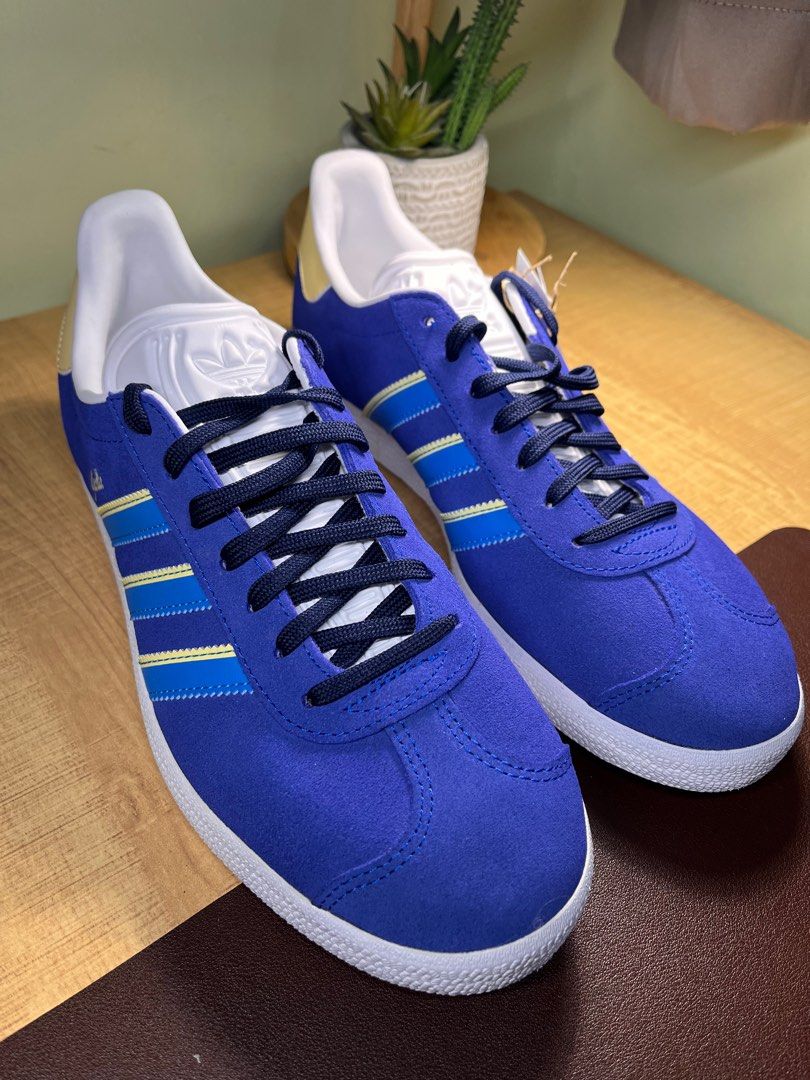 Adidas Gazelle - Womens (Category: Sneakers) located in Marikina City. Submitted by declutter_pro (Listing ID 1416153440, Image 3). Description: Size: US 9/ UK 7 ½ / FR 41 ½ / JP 260 / CHN 255 No box! Original, brand new. Slip into iconic ‘90s style and all-day comfort with these adidas Gazelle shoes. Whether exploring the city streets or kicking back on the weekends, this reissue of the 1991 original provides a timeless, laid-back look. The sued