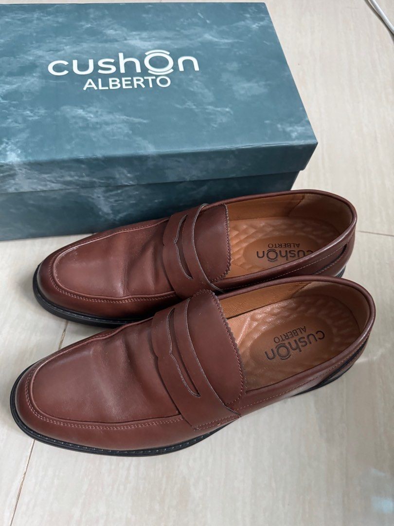 Alberto Cushion Brown Erick Loafers (Category: Dress Shoes) located in Manila. Submitted by rexign_ (Listing ID 1416028907, Image 3). Description: - Alberto Brown Loafers - Size: 43 EU / 10 US - Style: Erick - Style Code: AWIN 3W U3390 C0013 - Features a cushioned insole for added comfort - Includes original box - From Php 3,399 original price.