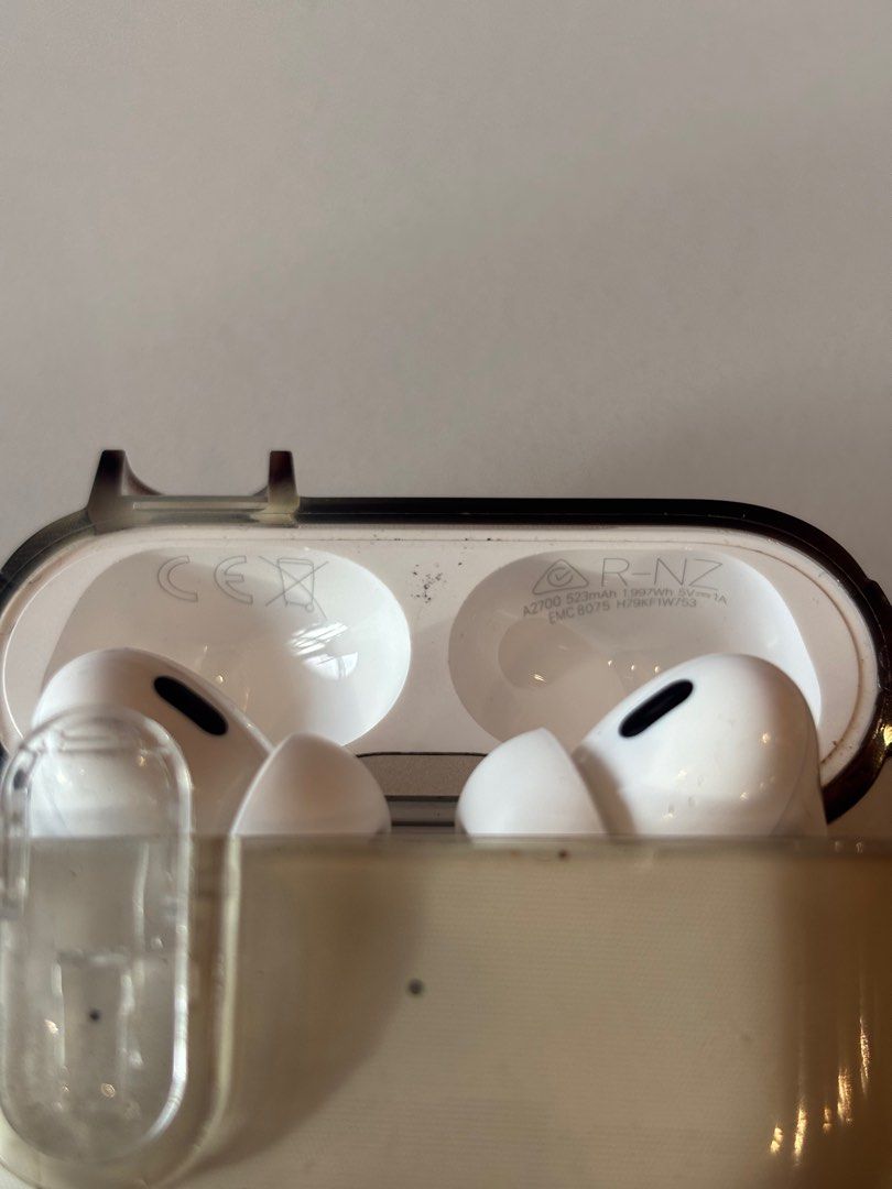 APPLE AirPods Pro 2nd generation (Lightning) (Category: Earphones) located in Quezon City. Submitted by ona_0101 (Listing ID 1416133801, Image 2). Description: APPLE Airpods Pro 2nd Generation Lighting Port Charger (not the USB C) Purchased in early 2023 (hence not USB C port) from The Loop, waiting for the e-invoice Case is scratch free, pretected since purchased, only the silicone case is discolored Has some hard to remove dirt inside the case.