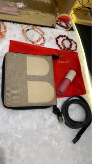 (Category: ) located in . Submitted by yeahshop29 (Listing ID 1416137366, Image 1). Description: .