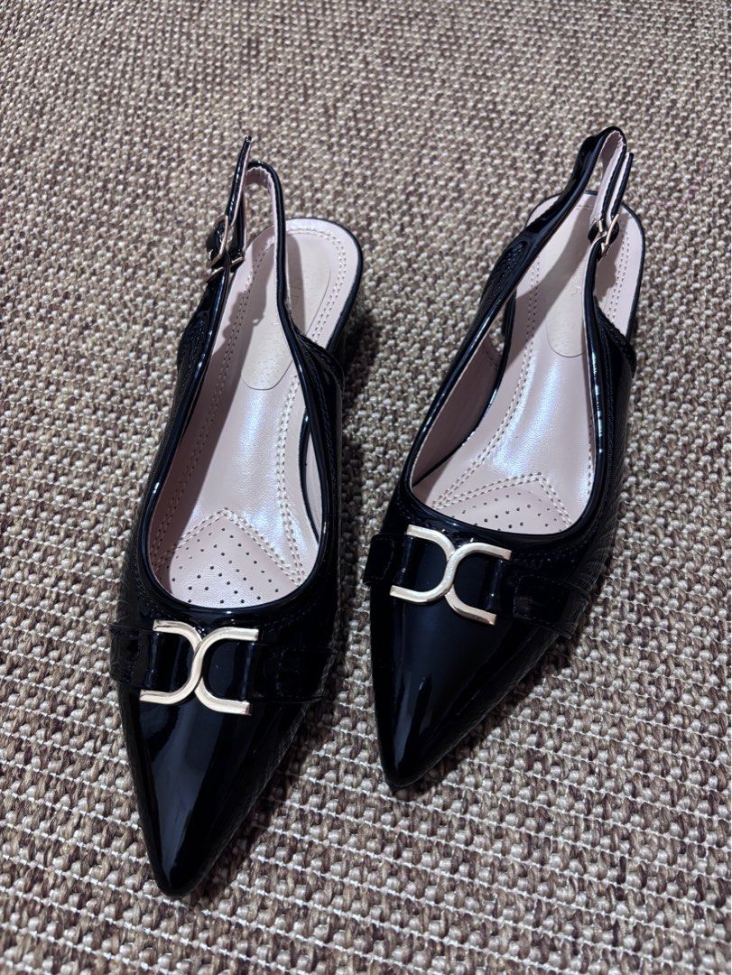 Black Slingback Heels (Category: Heels) located in Caloocan City. Submitted by stuff_shop (Listing ID 1416120992, Image 1). Description: - Black slingback heels - Pointed toe design - Gold buckle detail - Block heel - Adjustable strap - Sizes: 37.