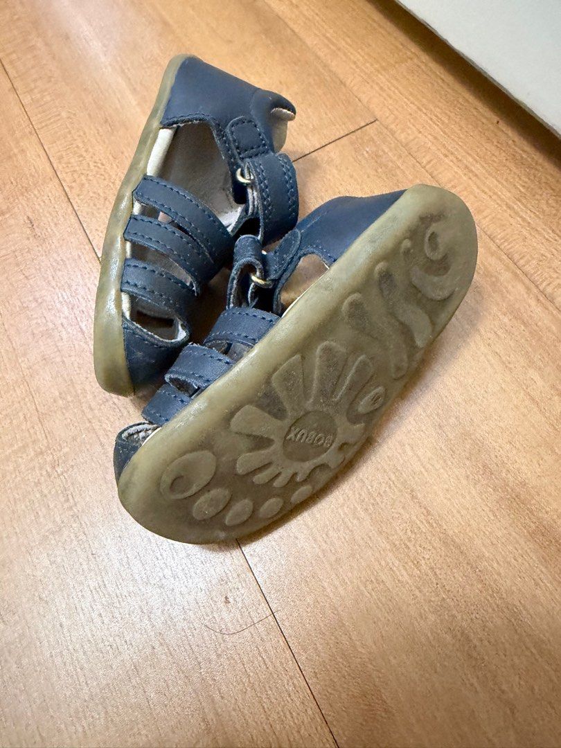 Bobux Navy Sandals EU 21 (Category: Flats & Sandals) located in Quezon City. Submitted by rubicscube (Listing ID 1416170790, Image 3). Description: Actual pics posted. Buyer to arrange and pay for pick up from Commonwealth area - Navy blue Bobux learned sandals - Size: EU 21 - Easy hook-and-loop closure - Podiatrist endorsed - Some wear on soles - Perfect for little feet.