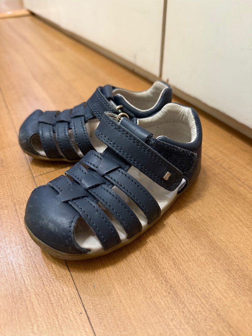 Bobux Navy Sandals EU 21 (Category: Flats & Sandals) located in Quezon City. Submitted by rubicscube (Listing ID 1416170790, Image 1). Description: Actual pics posted. Buyer to arrange and pay for pick up from Commonwealth area - Navy blue Bobux learned sandals - Size: EU 21 - Easy hook-and-loop closure - Podiatrist endorsed - Some wear on soles - Perfect for little feet.