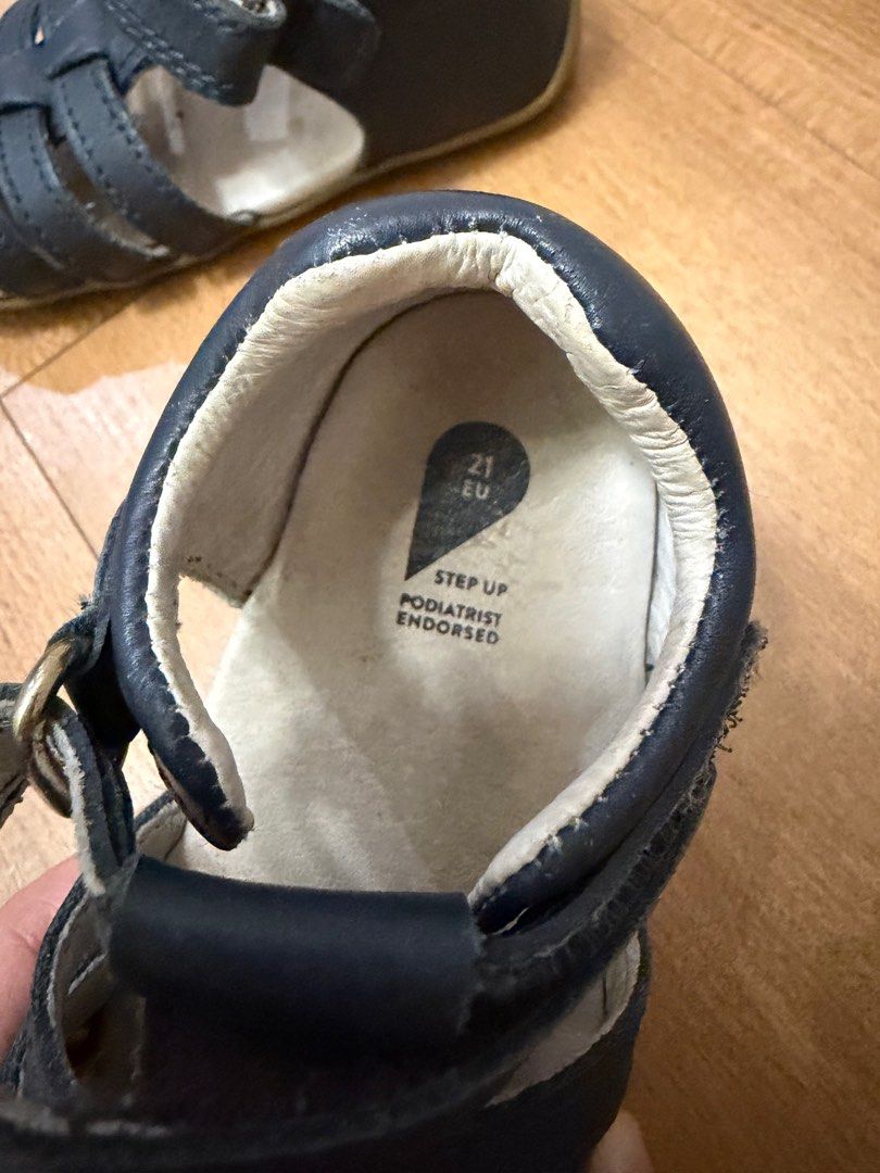 Bobux Navy Sandals EU 21 (Category: Flats & Sandals) located in Quezon City. Submitted by rubicscube (Listing ID 1416170790, Image 2). Description: Actual pics posted. Buyer to arrange and pay for pick up from Commonwealth area - Navy blue Bobux learned sandals - Size: EU 21 - Easy hook-and-loop closure - Podiatrist endorsed - Some wear on soles - Perfect for little feet.