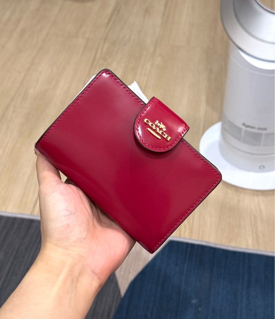 Brandnew Coach Bifold Wallet (Category: Wallets & Card holders) located in Caloocan City. Submitted by pocketstyle (Listing ID 1416023815, Image 1). Description: 100% original Money back guaranteed No inclusions thus selling low.