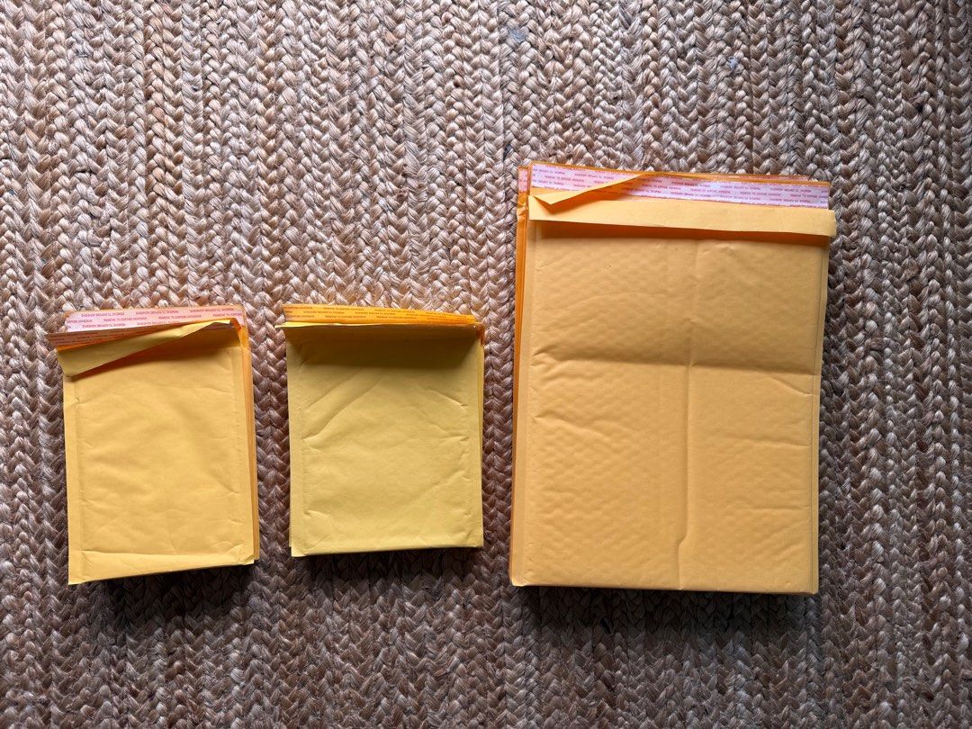 Bubble Envelope (Category: Craft Supplies & Tools) located in Singapore. Submitted by moonziec (Listing ID 1416057350, Image 1). Description: 16 x 20 + 4cm: $0.2 each / 9 left 18 x 20 + 4cm: $0.25 each / 6 left 29 x 36 + 4cm: $0.3 each / 8 left.