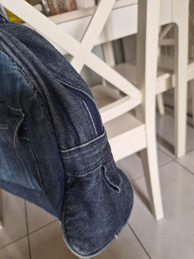 Denim Bowler Bag (Category: Luxury Bags & Wallets) located in Manila. Submitted by fasyon (Listing ID 1416068619, Image 2). Description: bought from a thrift shop in US no damage super pretty and spacious.
