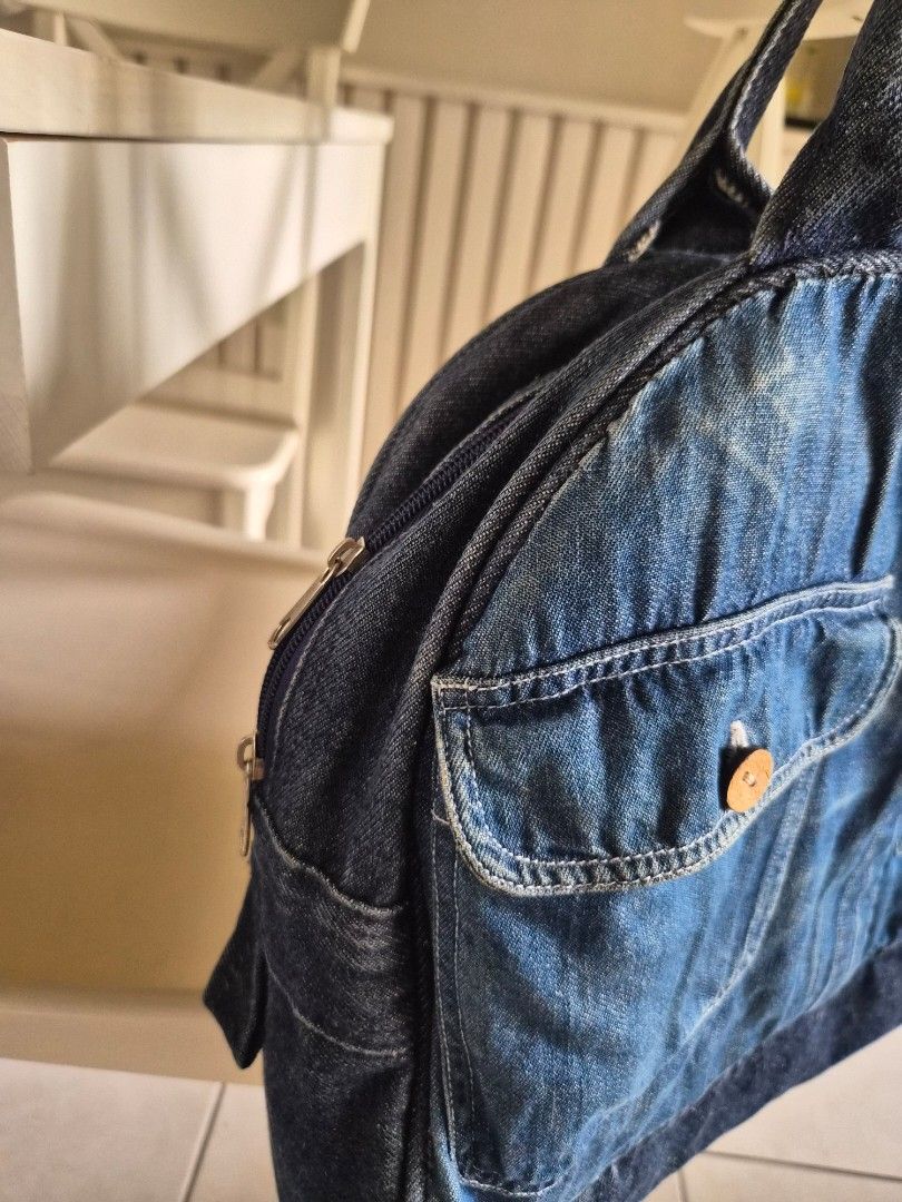 Denim Bowler Bag (Category: Luxury Bags & Wallets) located in Manila. Submitted by fasyon (Listing ID 1416068619, Image 3). Description: bought from a thrift shop in US no damage super pretty and spacious.