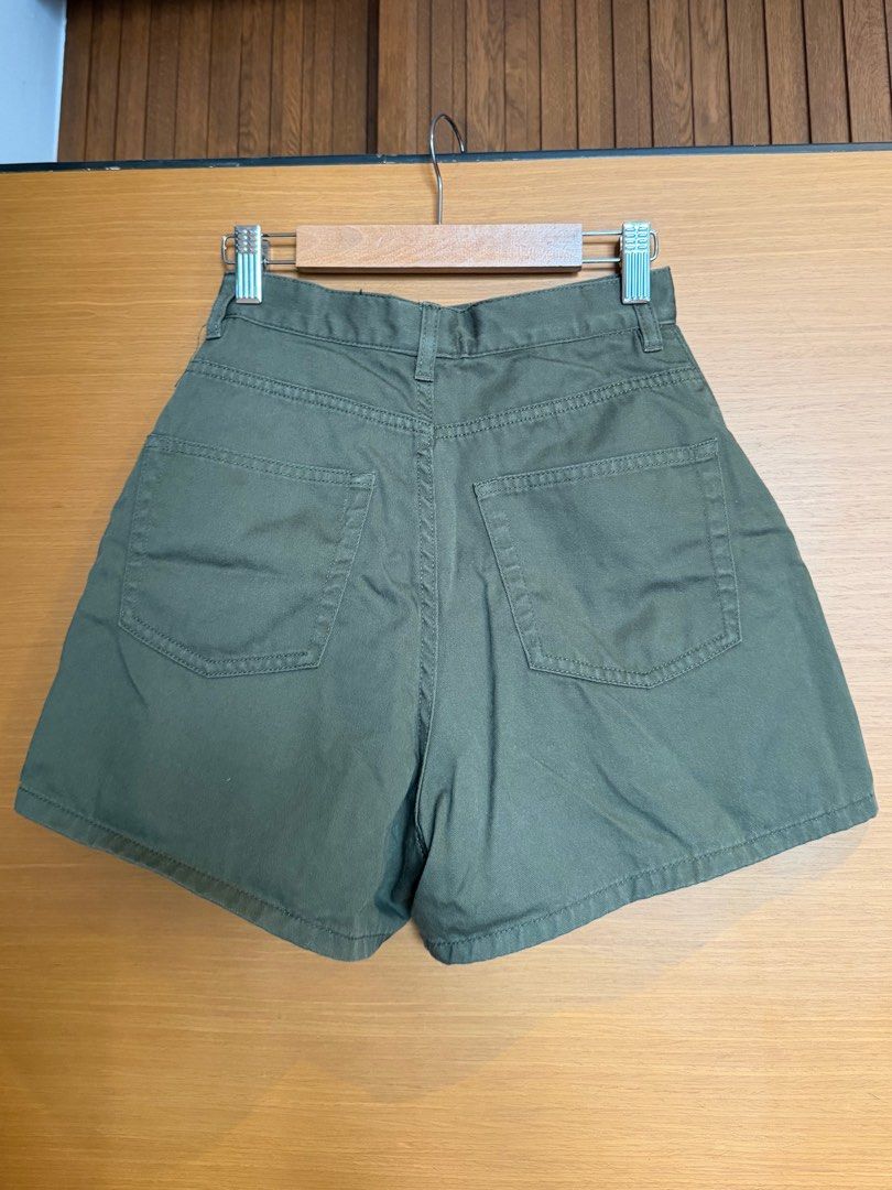 GU Olive Green Shorts - Size S (Category: Shorts) located in San Juan City. Submitted by tanyasthings (Listing ID 1416101312, Image 2). Description: Size small but waist altered to fit size 23-24 Purchased in GU Taiwan.