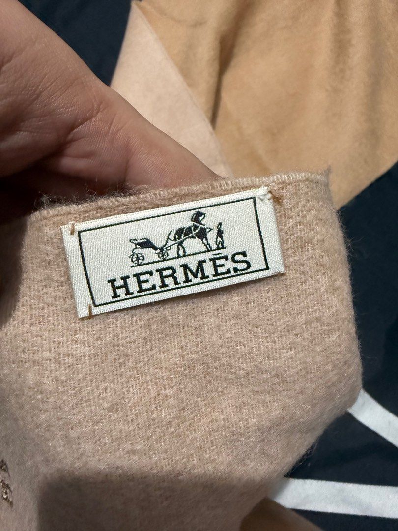HERMES CASHMERE SHAWL SCARF (Category: Luxury Apparel) located in Taguig. Submitted by billsanity (Listing ID 1416097297, Image 2). Description: ⚠️ READ THE DESCRIPTION AND CHECK ALL PICS BEFORE INQUIRING ⚠️ ⚠️GRAB IT BEFORE IT’S GONE⚠️ ⚠️MINE MO NA BAKA MAUNAHAN KA PA MAGSISI KA PA ⚠️ HERMES CASHMERE SHAWL SCARF 💯💯💯 Money back guaranteed Used but in presentable condition Bawal sa maarte! Selling low for PHP 6950 only Slightly negotiable for s