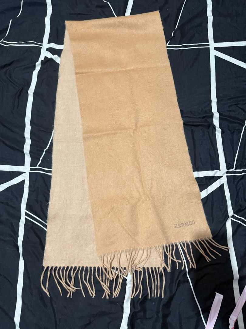 HERMES CASHMERE SHAWL SCARF (Category: Luxury Apparel) located in Taguig. Submitted by billsanity (Listing ID 1416097297, Image 1). Description: ⚠️ READ THE DESCRIPTION AND CHECK ALL PICS BEFORE INQUIRING ⚠️ ⚠️GRAB IT BEFORE IT’S GONE⚠️ ⚠️MINE MO NA BAKA MAUNAHAN KA PA MAGSISI KA PA ⚠️ HERMES CASHMERE SHAWL SCARF 💯💯💯 Money back guaranteed Used but in presentable condition Bawal sa maarte! Selling low for PHP 6950 only Slightly negotiable for s