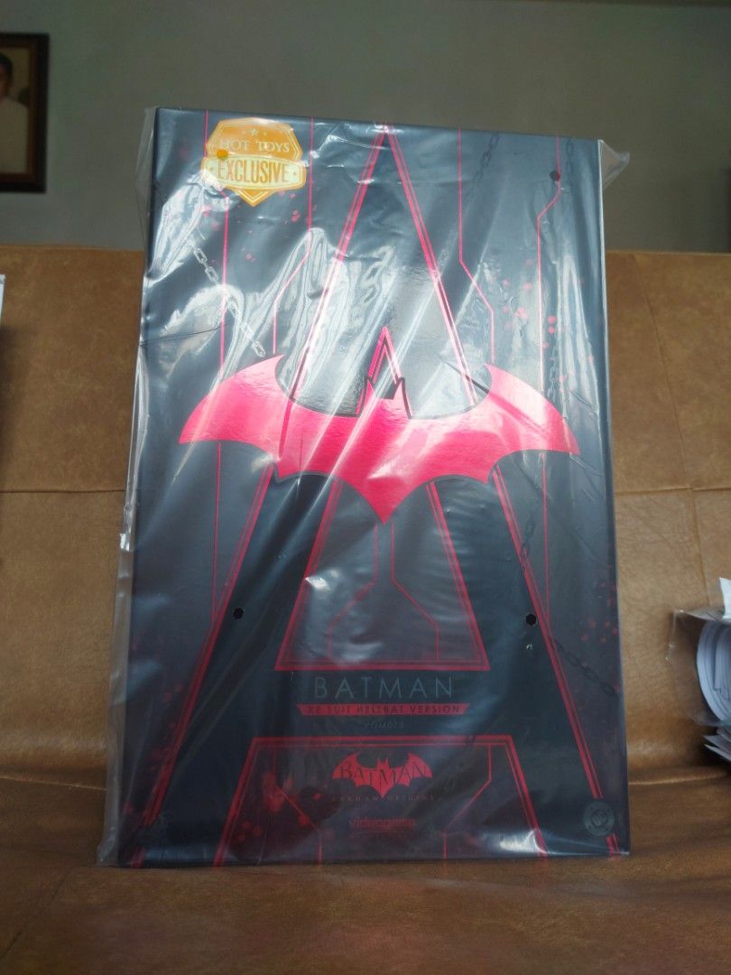Hot Toys Batman Hellbat Suit (MISB/SEALED) (Category: Figurines & Statues) located in Quezon City. Submitted by bcv243 (Listing ID 1412716754, Image 2). Description: Hot Toys Batman XE Suit Hellbat (MISB/SEALED) P22,700 Selling at PO price already. Wala na po akong tubo dito. Grab/Lalamove only Loc:Katipunan Quezon City.