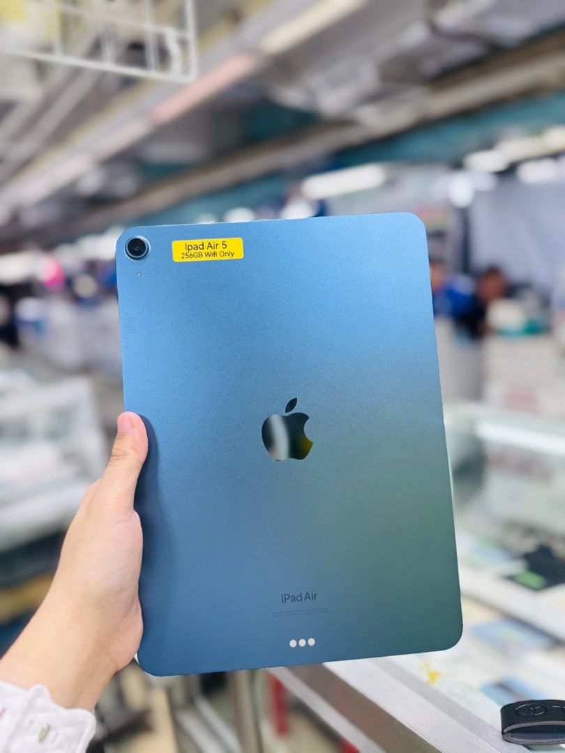 Ipad air 5 256GB wifi only no issues m1 chip (Category: iPad) located in San Juan City. Submitted by najihahtelecomshop2018 (Listing ID 1416119522, Image 2). Description: Legit Store | Original unit FOR SALE | TRADE / SWAP ▫️INSTALLMENT thru: 🔸Credit Card (straight / installment) 🔸Ggives / Gcredit + 6% interest 🔸Spay Later + 6% interest (RFS: Buy and Sell any kinds of Gadgets) Description: Ipad air 5 256GB ( other GB are also available) Wifi o