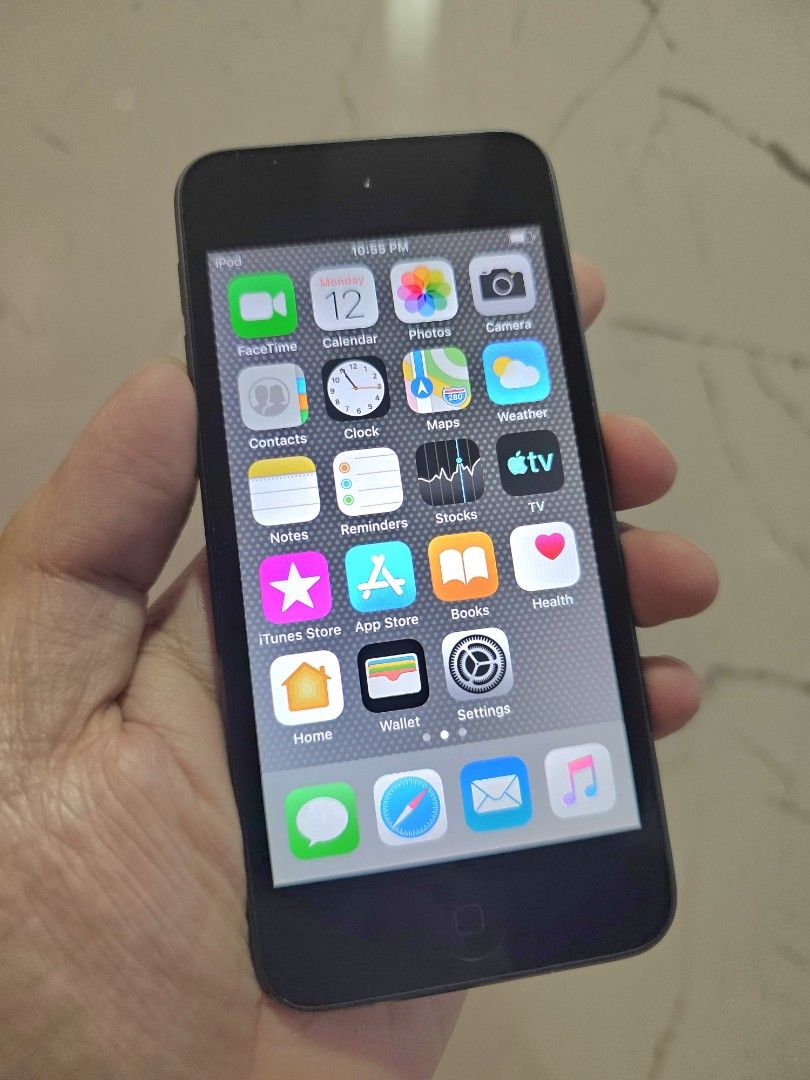 iPod Touch 6th Gen 32GB with Cable Super Kinis ! (Category: Others) located in Mandaluyong City. Submitted by chan.ningtatum (Listing ID 1416197639, Image 1). Description: For Sale! iPod Touch 6th Gen with 32GB Storage Good Working Condition. Makinis halos bago. Checkouts via Shope e and Laz ada Available Shipping: Lalamove, Grab Meet ups: Mandaluyong and San Juan City..
