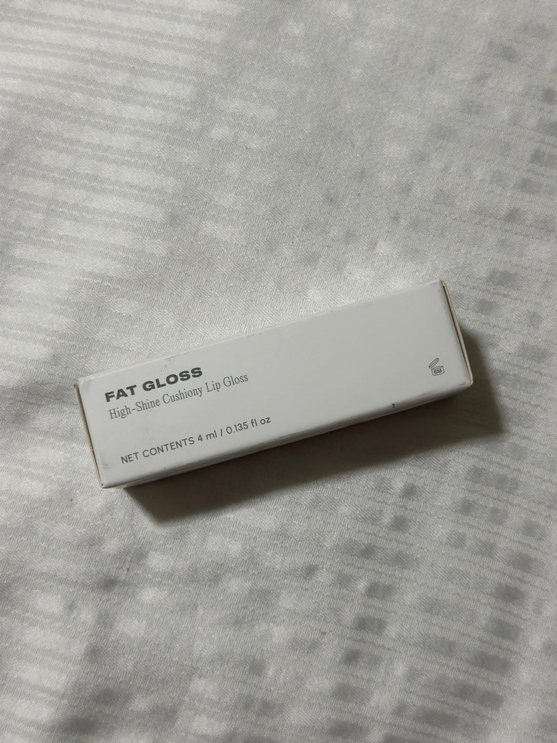 Issy & Co. Fat Gloss (Category: Makeup) located in Manila. Submitted by decluttrix (Listing ID 1416066115, Image 2). Description: -Brand New!! .