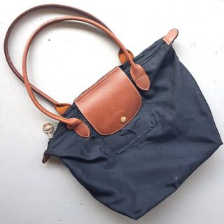 (Category: ) located in . Submitted by discountshop (Listing ID 1416040706, Image 1). Description: .