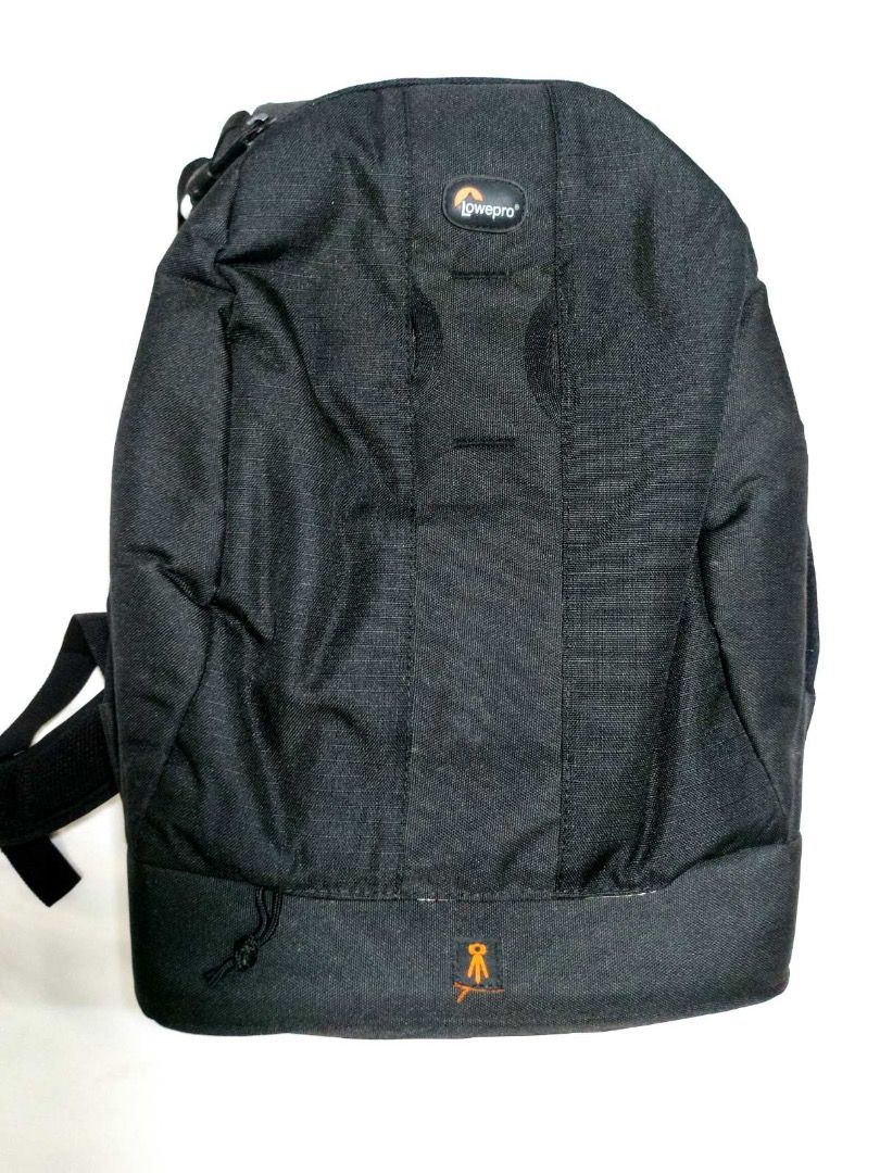 **ON SALE** LOWEPRO 400AV Flipside Camera Equipment Backpack, as Good as New (Category: Backpacks) located in Malay. Submitted by redchain (Listing ID 1416046662, Image 1). Description: LOWEPRO 400AV Flipside Camera Equipment Backpack, as Good as New New Price ~ USD 140 🎯 now only PHP 3,200! ✅ Rugged outdoor backpack with full back access with enhanced protection features ✅ Upgraded backside-access offers fast, easy entry to the camera compartme