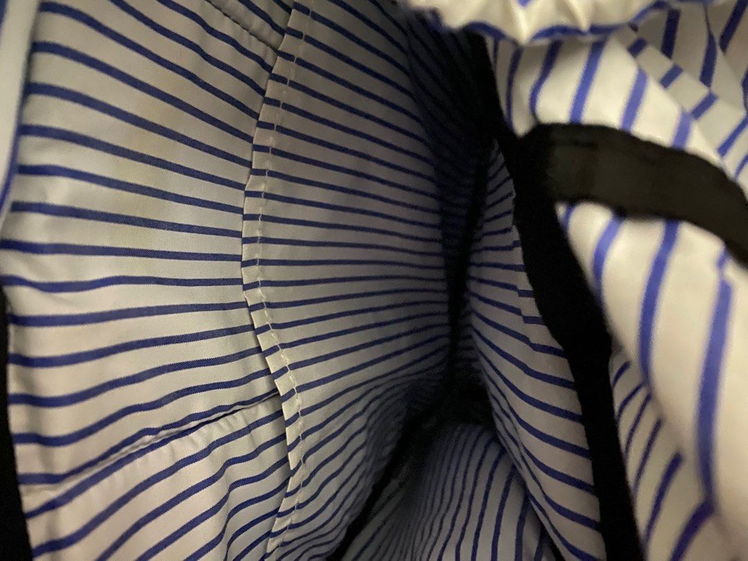 Mavis Tutorial Centre Backpack Blue (Category: Backpacks) located in Singapore. Submitted by starrychar (Listing ID 1416201052, Image 4). Description: no stains as shown in pictures - Vibrant blue and white design - Drawstring and buckle closure - Striped interior lining - Side pockets - Adjustable straps - Suitable for school and everyday use.