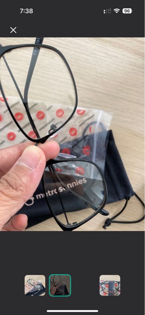 Metro Sunnies Blue light glasses - sunadaptive (Category: Sunglasses & Eyewear) located in Quezon City. Submitted by nanananuggets (Listing ID 1416139948, Image 2). Description: Used few times at home Sun adaptive - lens will darken when exposed to harsh sunlight.