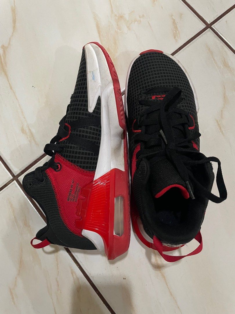 Nike Lebron 7 Witness Breds (Category: Sneakers) located in Quezon City. Submitted by migel_vedra (Listing ID 1416041307, Image 3). Description: Bought 3 years ago. Still with box. Used but still in great condition. No issues just needs cleaning. Kindly check photos for more. Open for offers. Buyer to shoulder delivery. Thanks! .
