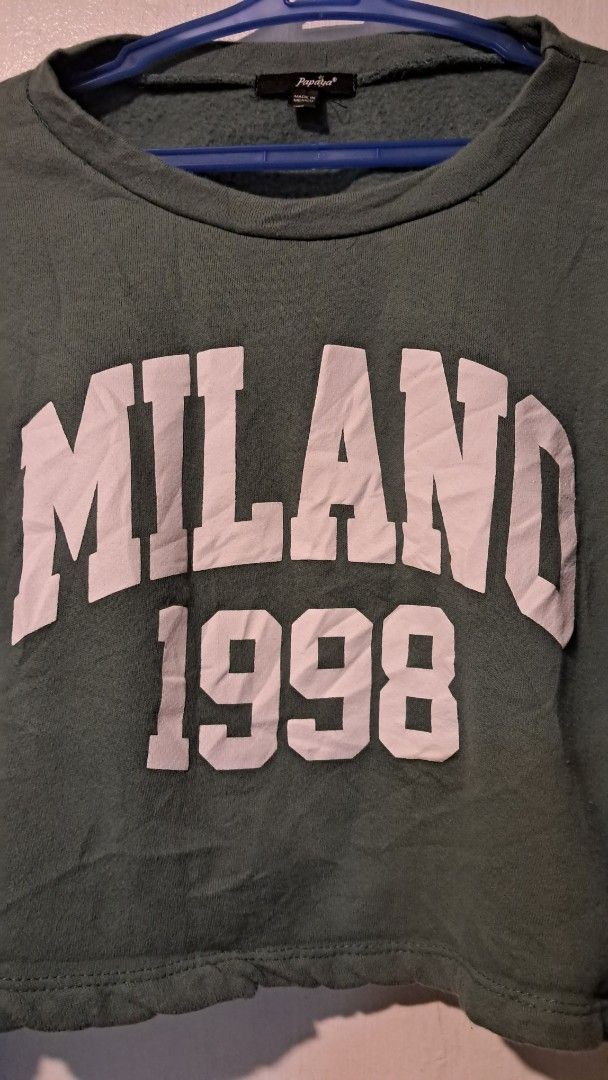 Papaya Milano Crop Sweatshirt (Category: Coats, Jackets and Outerwear) located in Cavite. Submitted by naning049 (Listing ID 1416145485, Image 2). Description: - Green crop sweatshirt from Papaya - Features "MILANO 1998" text in white - Made in Mexico - Long sleeves - Round neckline - Medium weight fabric Papaya MILANO CROPPED SWEATER LONGSLEEVES brand new with tag. Size L on label, Chest- 46" Length drop- 16" No flaws. Teal green color. Fleece m